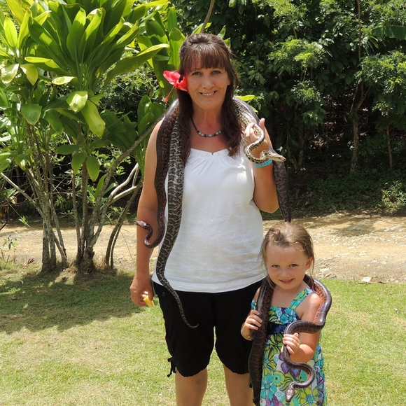 Meet your Posher, Lynn - Picture 1 of 1